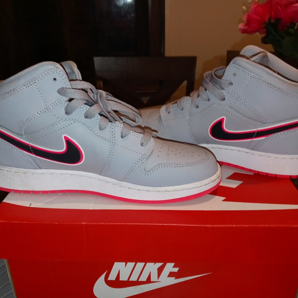 Jordan 1 mid wolf Grey/Racer black GS